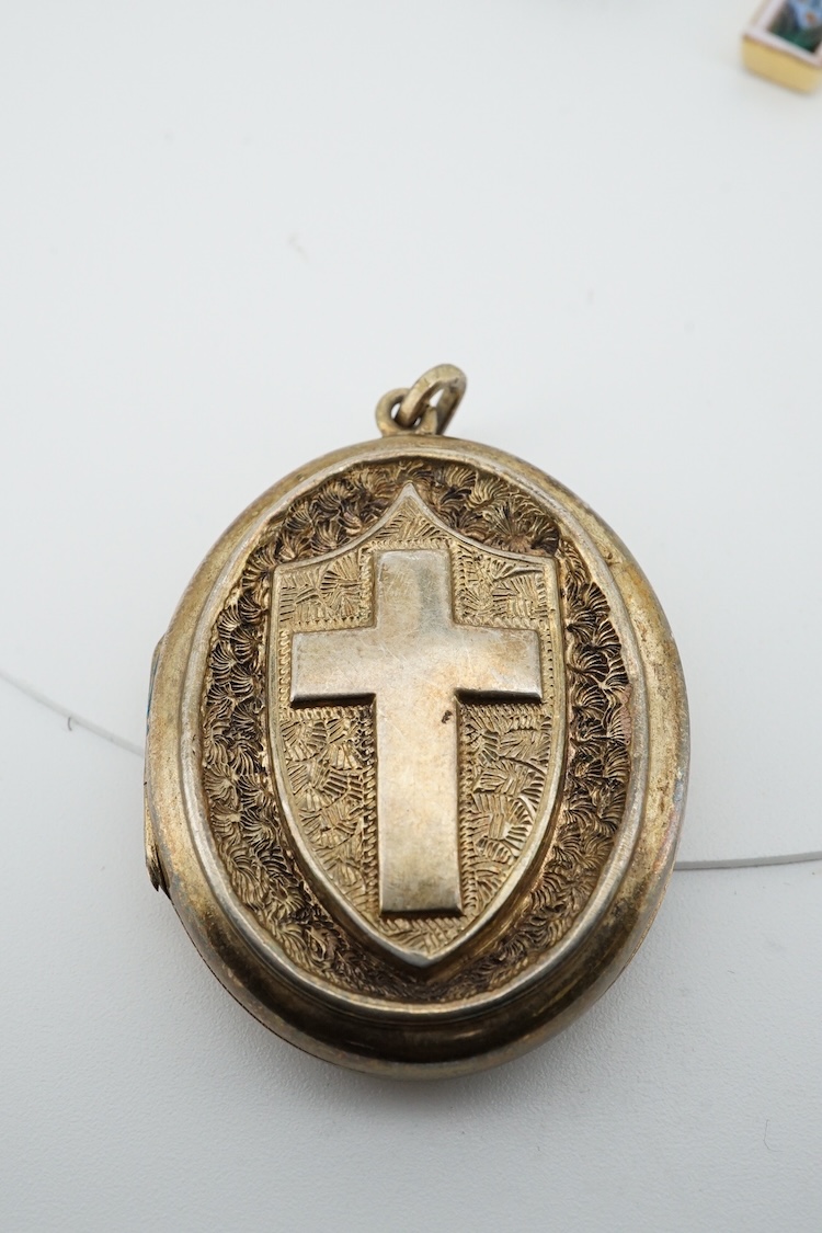 Two modern 9ct gold and cubic zirconia set rings, including white gold, two other simulated diamond set rings, together with an Italian cross pendant, a cameo brooch and an oval gilt metal locket.